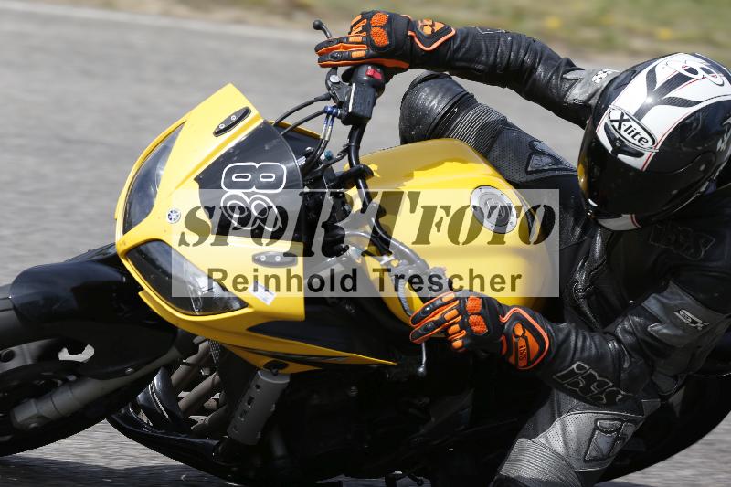 /10 20.04.2026  Pluess Moto Sport ADR/Freies Fahren/88